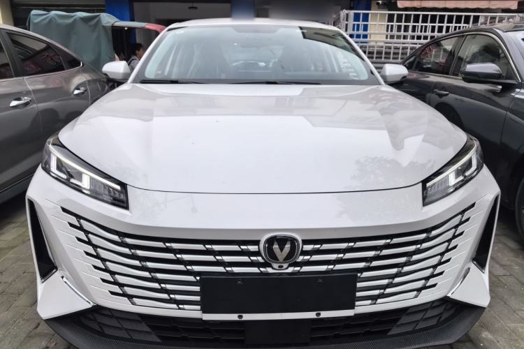 Used CHANGAN Eado 2025 Blue Whale 1.5T 500Bar Prestige Model Front