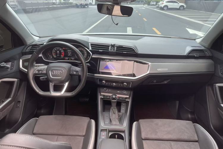 Used Audi Q3 2023 35 TFSI Fashion Dynamic Model (1.4T) Interior 3