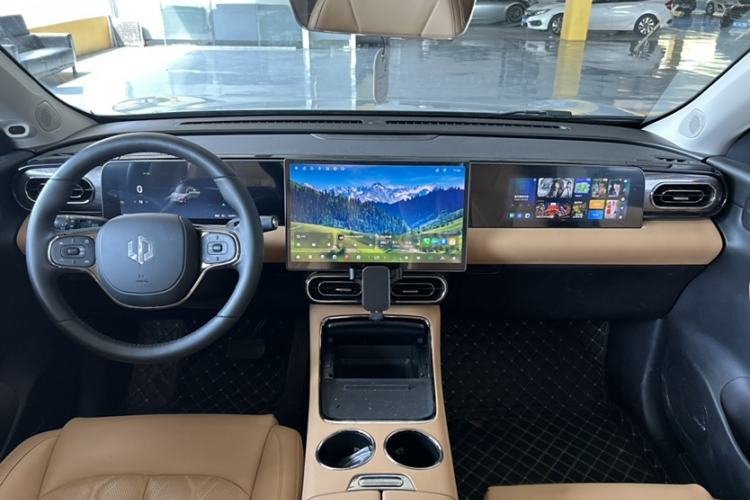 Used Leapmotor C11 2024 Range-Extended 300 Luxury Edition