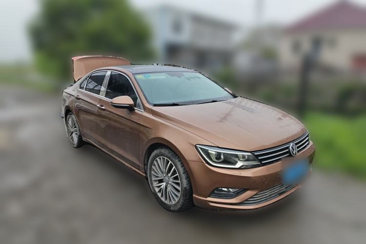 Used Volkswagen Lamando 2015 280TSI DSG Luxury Edition Front Right 45 Deg