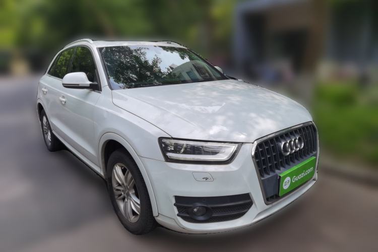 Used Audi Q3 2015 35 TFSI Comfort Model Front Right 45 Deg