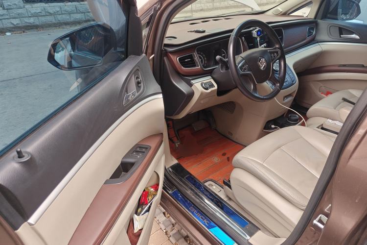 Used Buick GL8 2018 28T Luxury Model China VI Standard Driver Seat