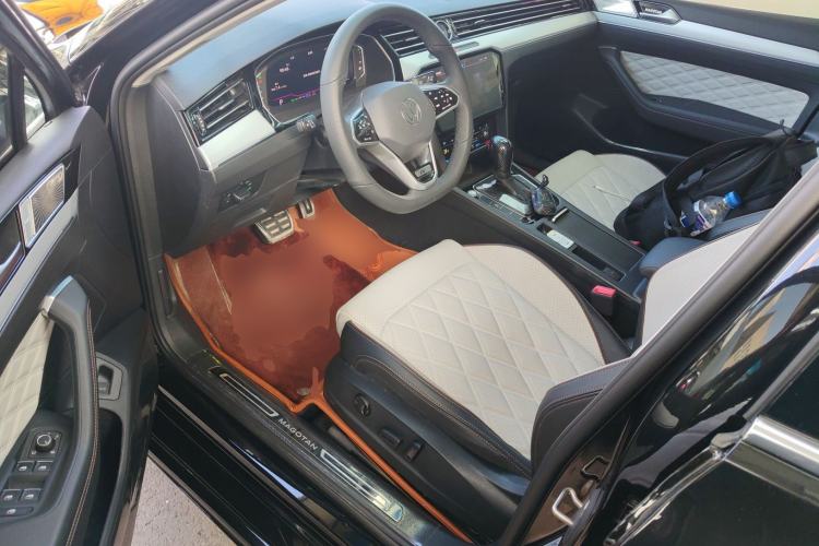 Used Volkswagen Magotan 2025 Revised Version Zhongxiang Edition 330TSI DSG Luxury Trim Driver Seat