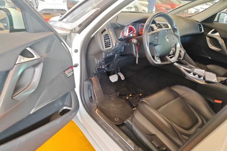 Used DS 5 2015 1.6T Elegant Edition THP160