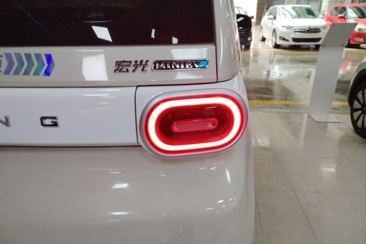 Used Wuling Hongguang MINIEV 2024 3rd Generation 215km Youth Edition Right Rear Taillight