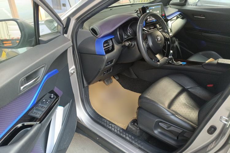 Used Toyota IZOA 2018 2.0L Yichi Version China VI Standard Driver Seat