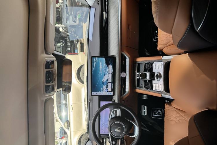 Used Tank 500 New Energy 2023 Hi4-T
