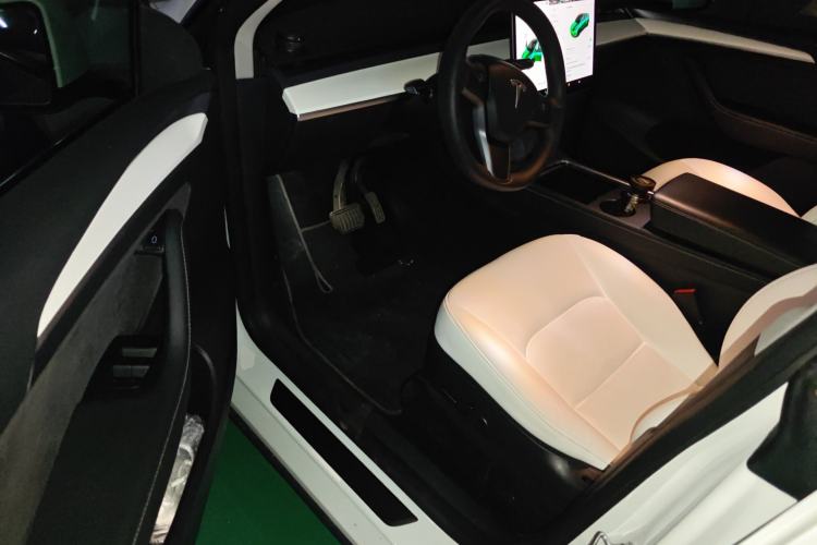 Used Tesla Model Y 2021 Long-Range All-Wheel-Drive Version 3D7 Driver Seat