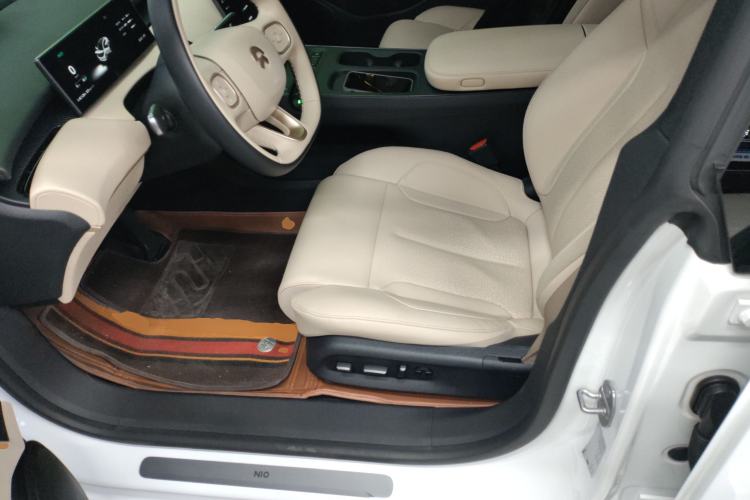 Used Nio ET5 2024 75 kWh Left Front Seat