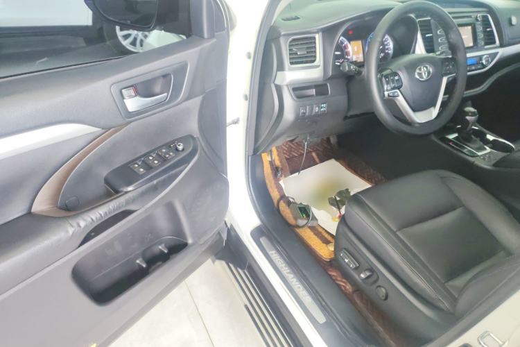 Used Toyota Highlander 2015 2.0T Four-Wheel Drive Luxury Edition 7-Seater