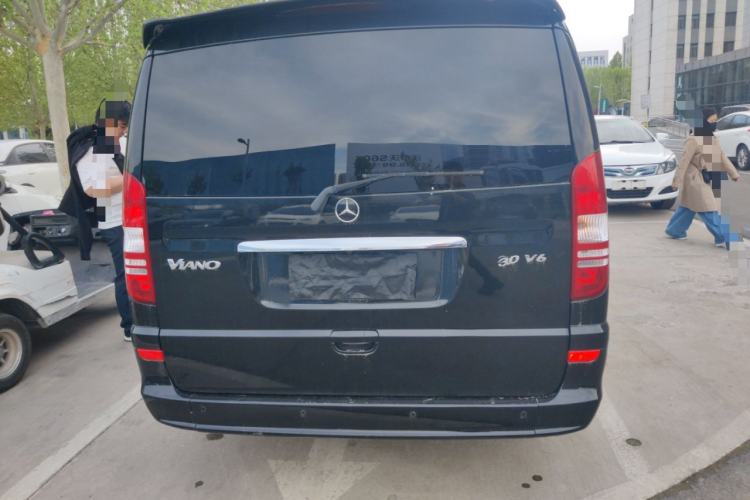 Used Mercedes-Benz Viano 2013 3.0L Comfort Edition Rear