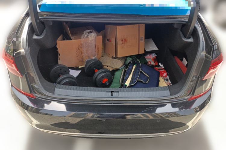 Used Volkswagen Passat 2020 Revised Version 330TSI Luxury Edition China VI Standard Trunk