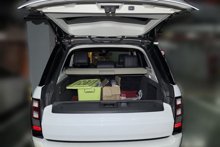 Used Land Rover Range 2014 Revised 3.0 SC V6 Vogue Trunk