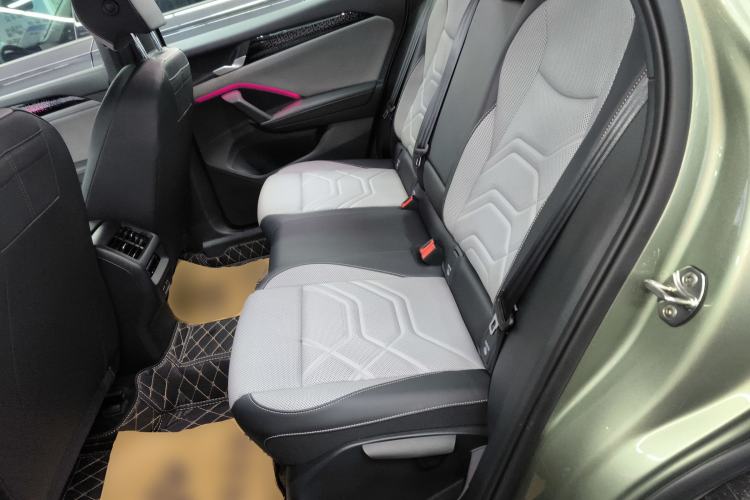 Used Volkswagen Tayron 2025 Tiguan L 380TSI 4Motion Luxury Left Rear Seat