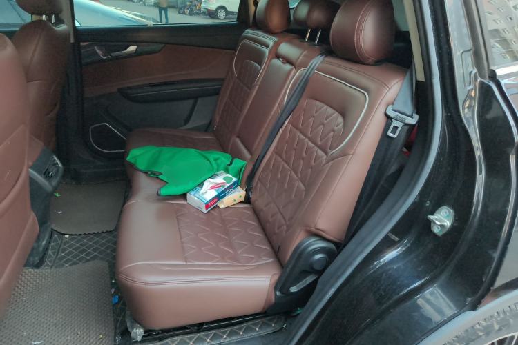 Used Sinotruk VGV U70 2020 1.5T Automatic Smart Luxury Flagship 7-Seater Left Rear Seat