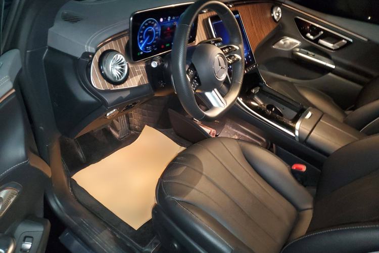 Used Mercedes-Benz EQE 2022 350 Luxury Edition Driver Seat