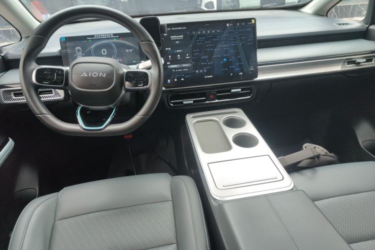 Used AION Y 2023 Plus 510 Smart Edition Center Console