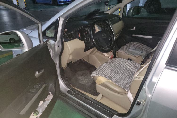 Used Venucia R50 2012 1.6L Automatic Prestige Edition
