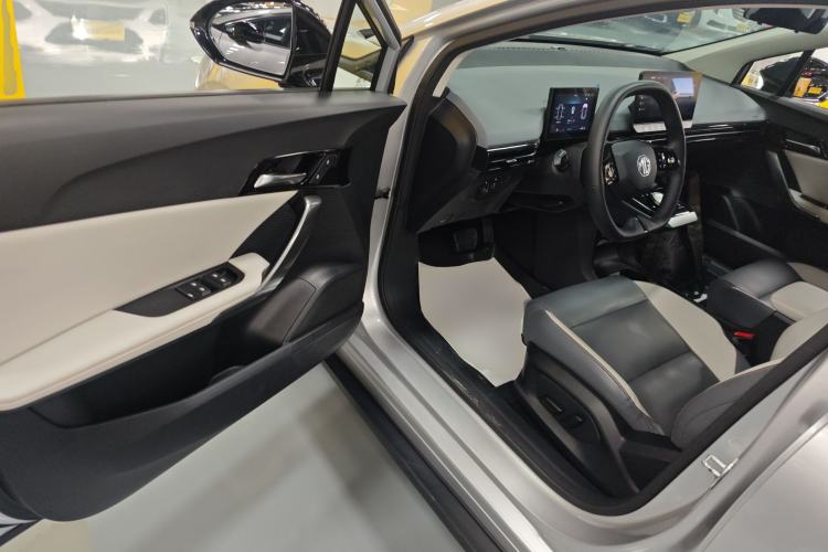 Used MG 4 EV 2023 415 km Range Sea-Faring Champion Edition Driver Seat