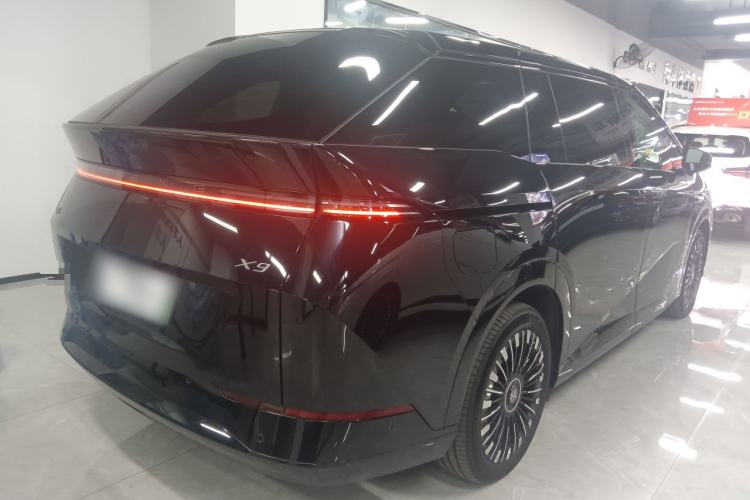Used XPeng X9 2025 740 Ultra-Long Range Max
