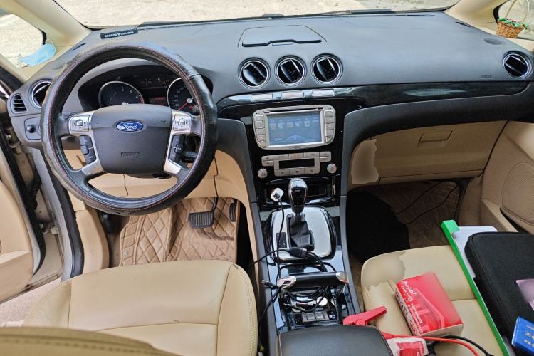 Used Ford S-MAX 2008 2.3L 7-Seater Luxury Version
