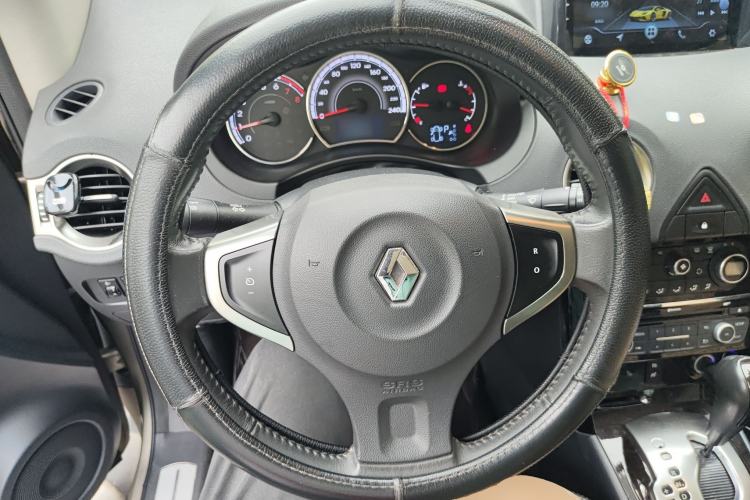 Used Renault Koleos 2015 2.5L Two-Wheel Drive Comfort Edition Steering Wheel