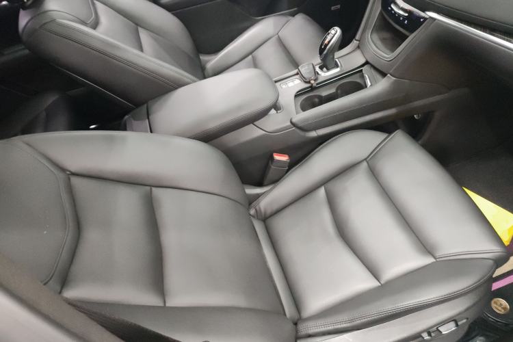 Used Cadillac XT5 2018 28E Four-Wheel Drive Tech Version Right Front Seat