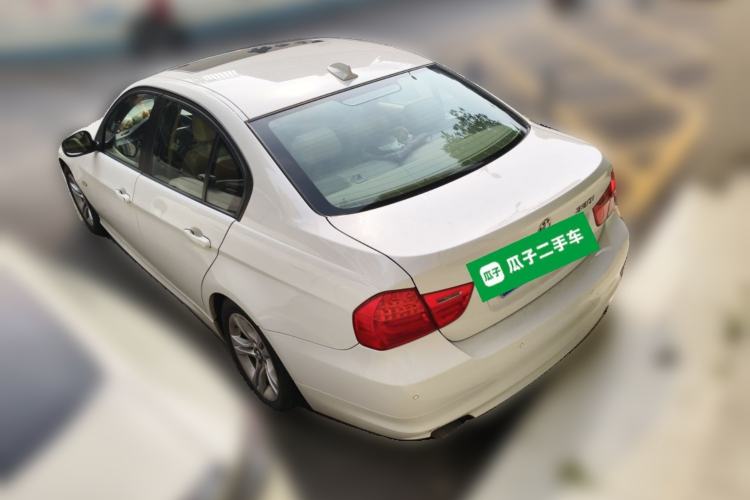 Used BMW 3 Series 2010 320i Luxury Model Rear Left 45 Deg