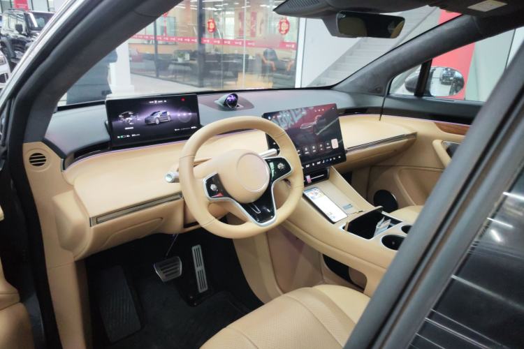 Used Hima Luxeed R7 2024 All-Electric 802 km Max