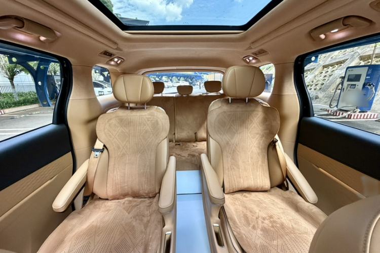 Used VOYAH Dream 2024 PHEV Ultra-Long Range Flagship Edition Interior 5