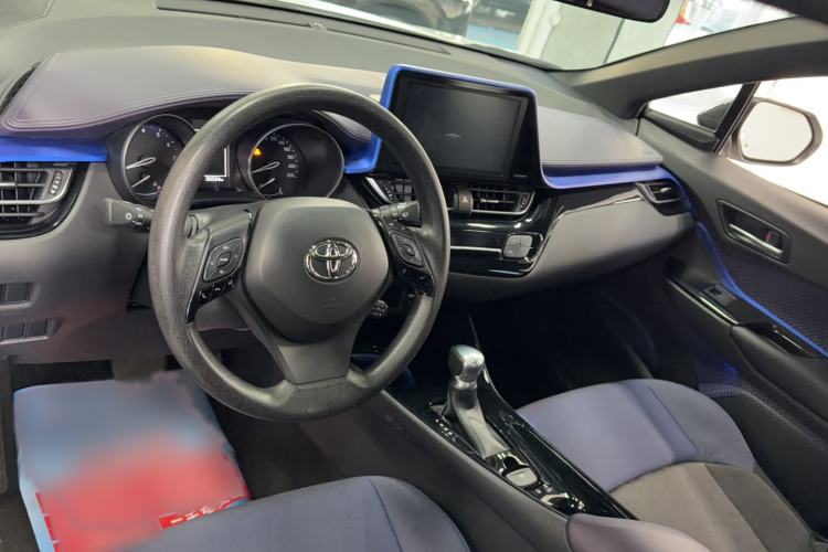 Used Toyota C-HR 2020 2.0L Leading Edition Interior 3