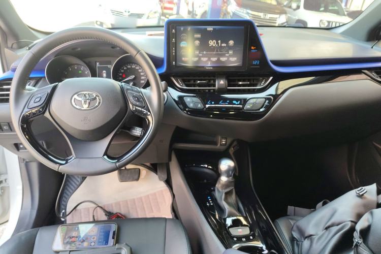 Used Toyota IZOA 2018 2.0L Yichi Version China VI Standard
