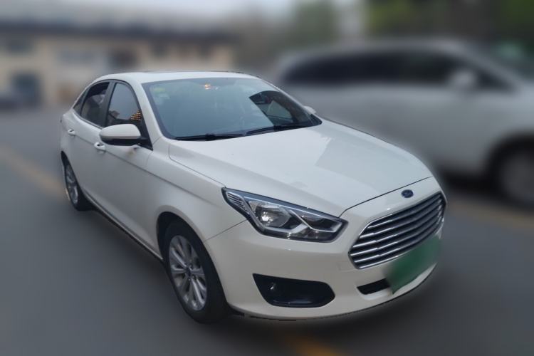 Used Ford Escort 2017 Happiness Edition 1.5L Automatic Fashion Version Front Right 45 Deg