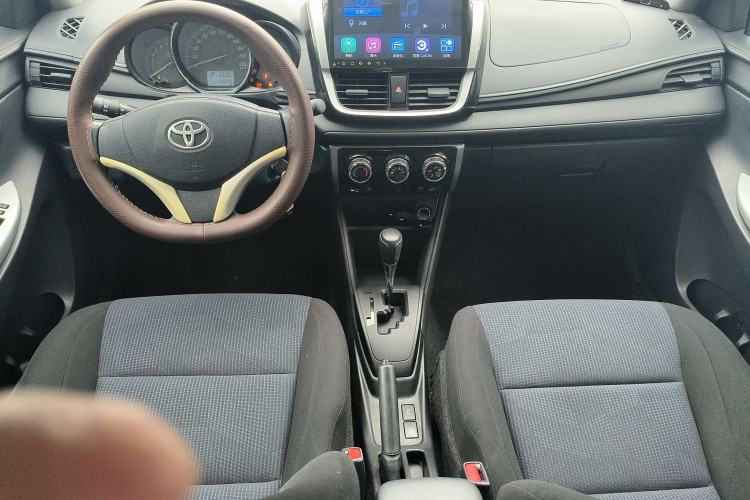 Used Toyota YARiS L Zhi Xuan 2016 Revised 1.5E CVT Charming Edition Center Console