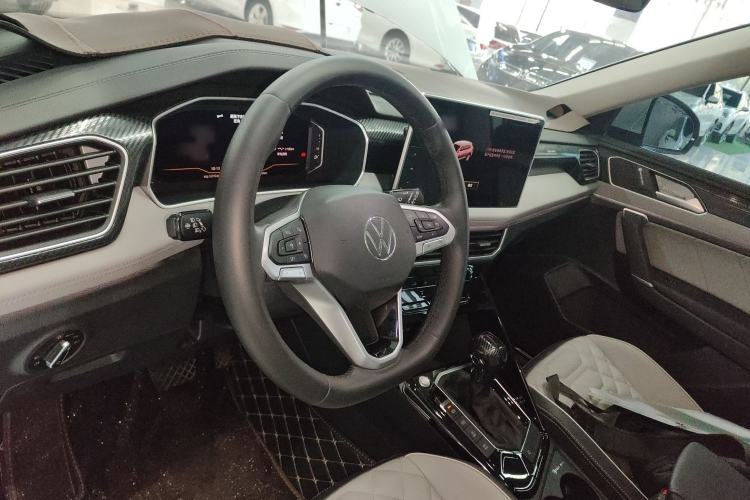 Used Volkswagen Tayron 2024 300TSI Two-Wheel-Drive Luxury Plus Advanced Version
