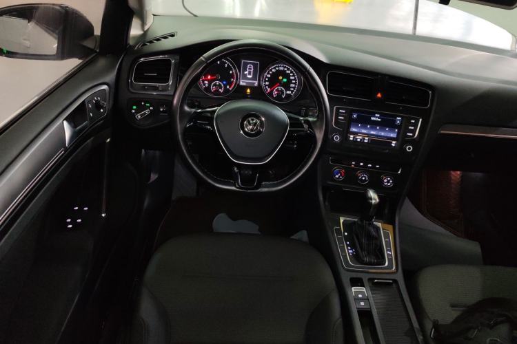 Used Volkswagen Golf 2017 230TSI Automatic Comfort Edition – Celebrating Milestone of One Million Units