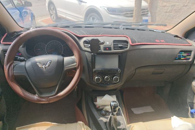 Used Wuling Hongguang 2015 1.5L S1 Standard China V-Emission Standards