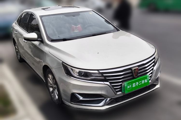 Used Roewe i6 New Energy 2017 45T Hybrid Connect & Smart Enjoyment Edition Front Right 45 Deg