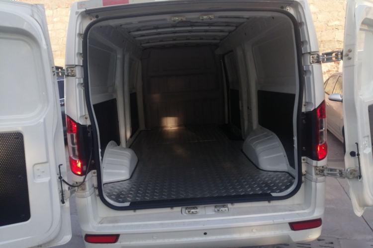 Used Dongfeng Yufeng EM27 2024 EM27 EVE Energy 41.86 kWh
