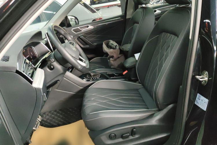 Used Volkswagen Tiguan L 2024 330TSI Automatic Two-Wheel Drive R-Line Enhanced Edition Left Front Seat