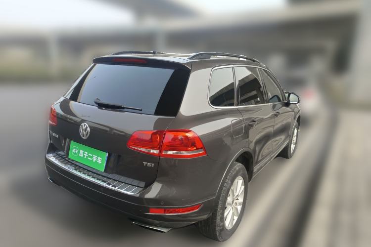 Used Volkswagen Touareg 2011 3.0 TSI High-End Version Rear Right 45 Deg