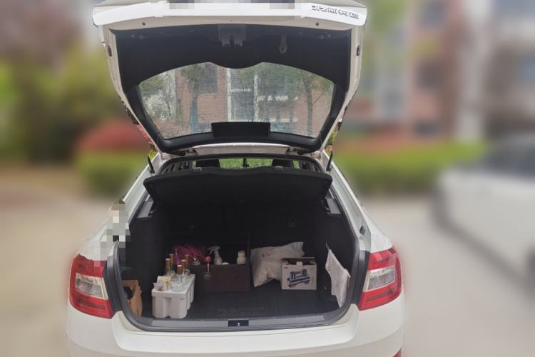 Used Skoda Octavia 2017 Classic Model 1.6L Manual Comfort Edition Trunk