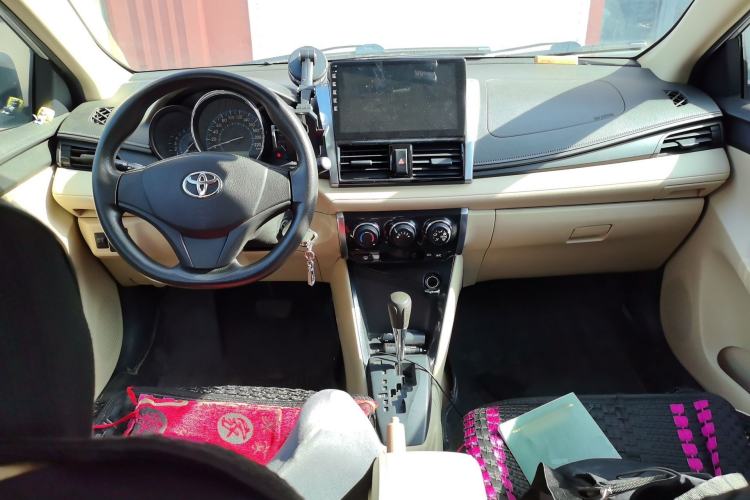 Used Toyota Vios 2014 1.3L Automatic Standard Edition Center Console