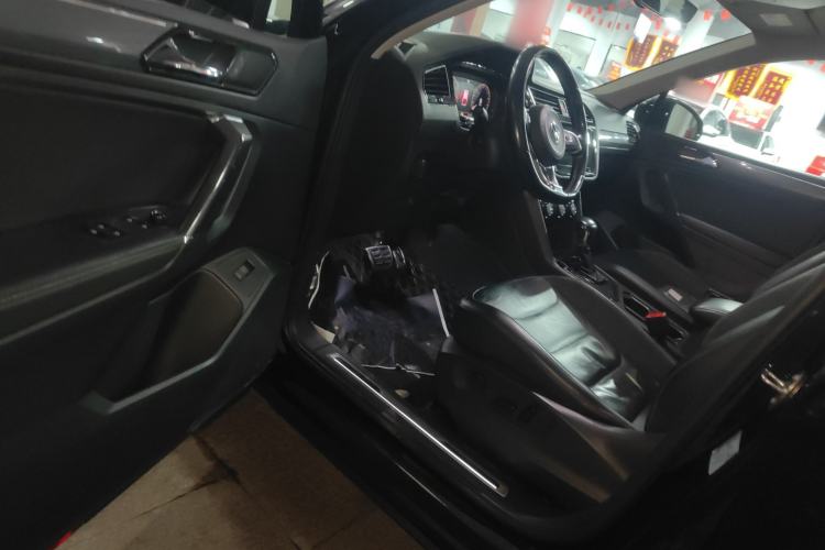 Used Volkswagen Tiguan L 2021 330TSI Automatic Two-Wheel Drive R-Line Enhanced Edition Driver Seat