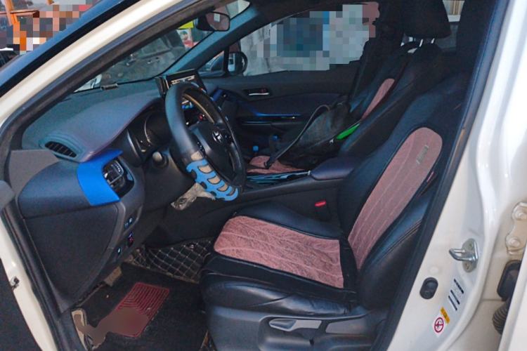 Used Toyota C-HR 2018 2.0L Leading with Sunroof China VI Standard Left Front Seat