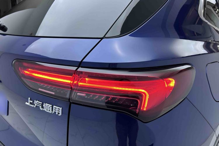 Used Buick Envision 2022 Facelift Encore S 652T Two-Wheel-Drive Luxury Model