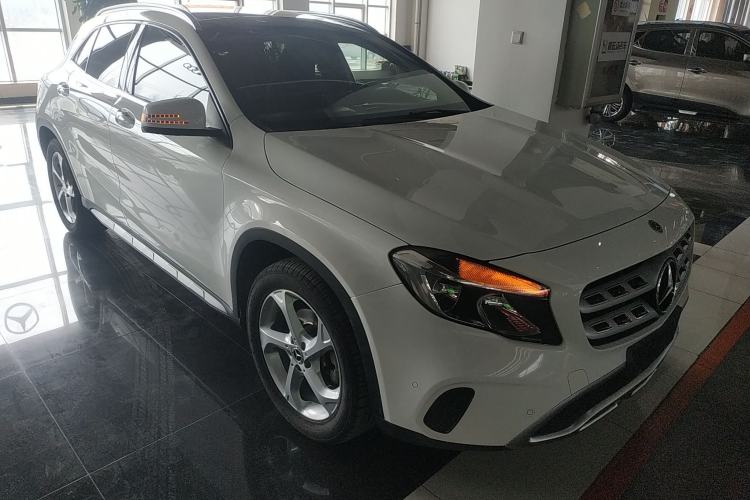 Used Mercedes-Benz GLA 2018 GLA 200 Sport Edition Front Right 45 Deg