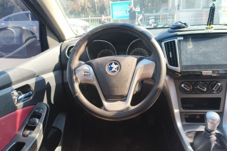 Used Venucia T70 2015 2.0L Manual RuiQu Version
