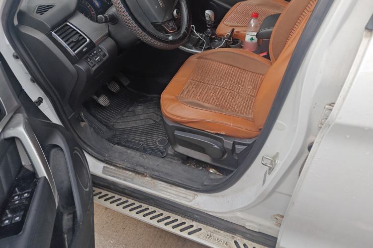 Used Haval H2 2016 Red-Label 1.5T Manual Two-Wheel Drive Luxury Model