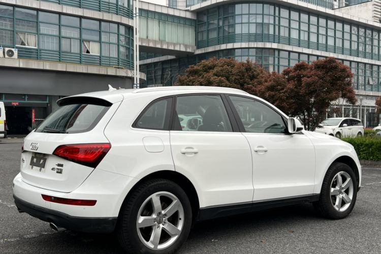 Used Audi Q5 2015 40 TFSI Comfort Model
